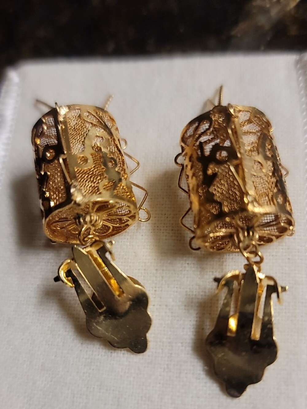 Vintage Gold-Tone Filigree Clip-On Drop Earrings - Picture 3 of 6